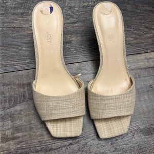 Nine West Beige and Gold Kitten Heel